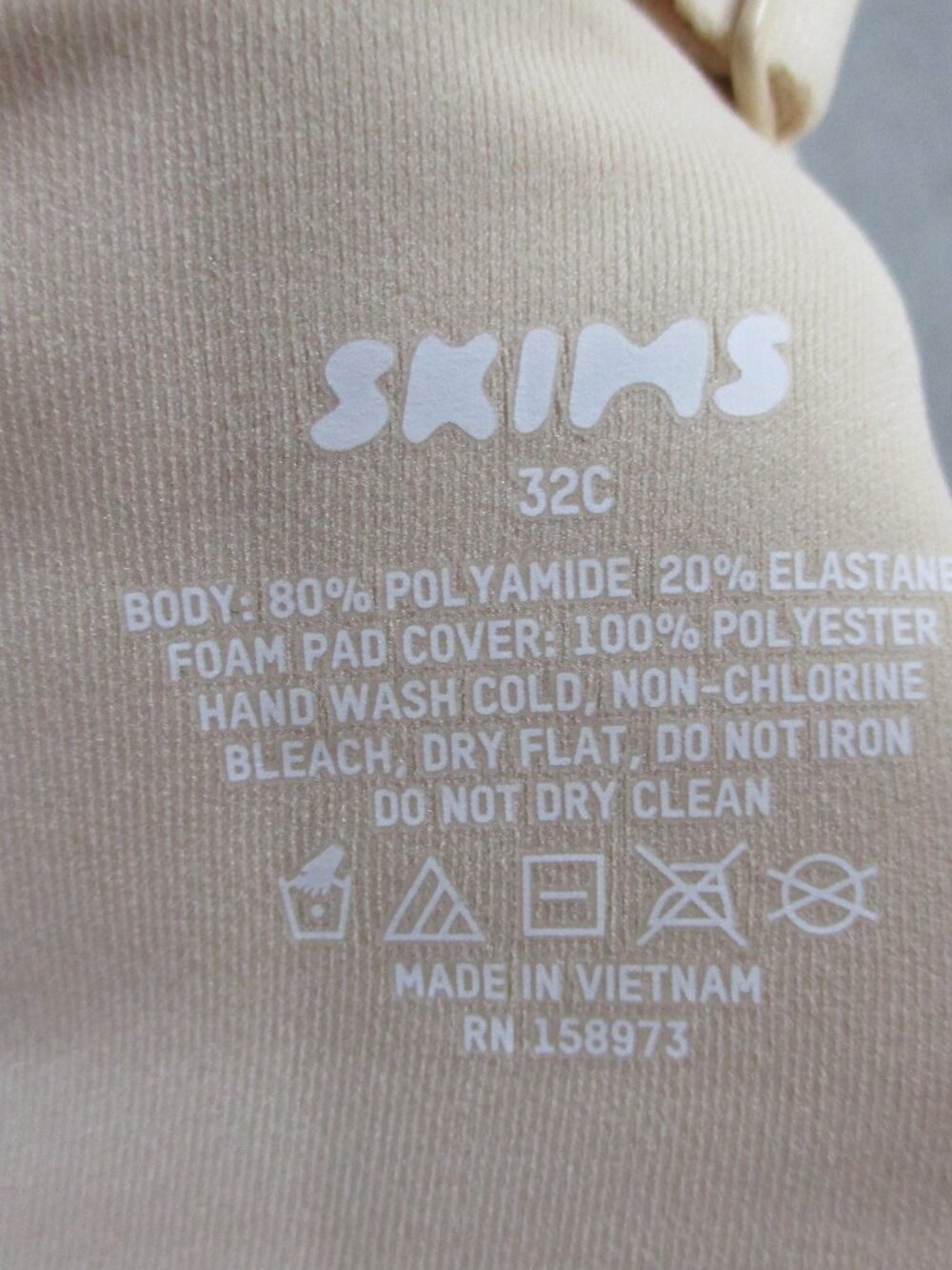 SKIMS Fits Everybody Strapless Bra Womens 32C Sand NWT - Picture 4 of 5